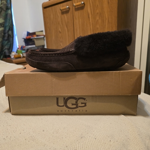 UGG Men\'s Dark Fuzzy Brown Slip-Ons main image 5